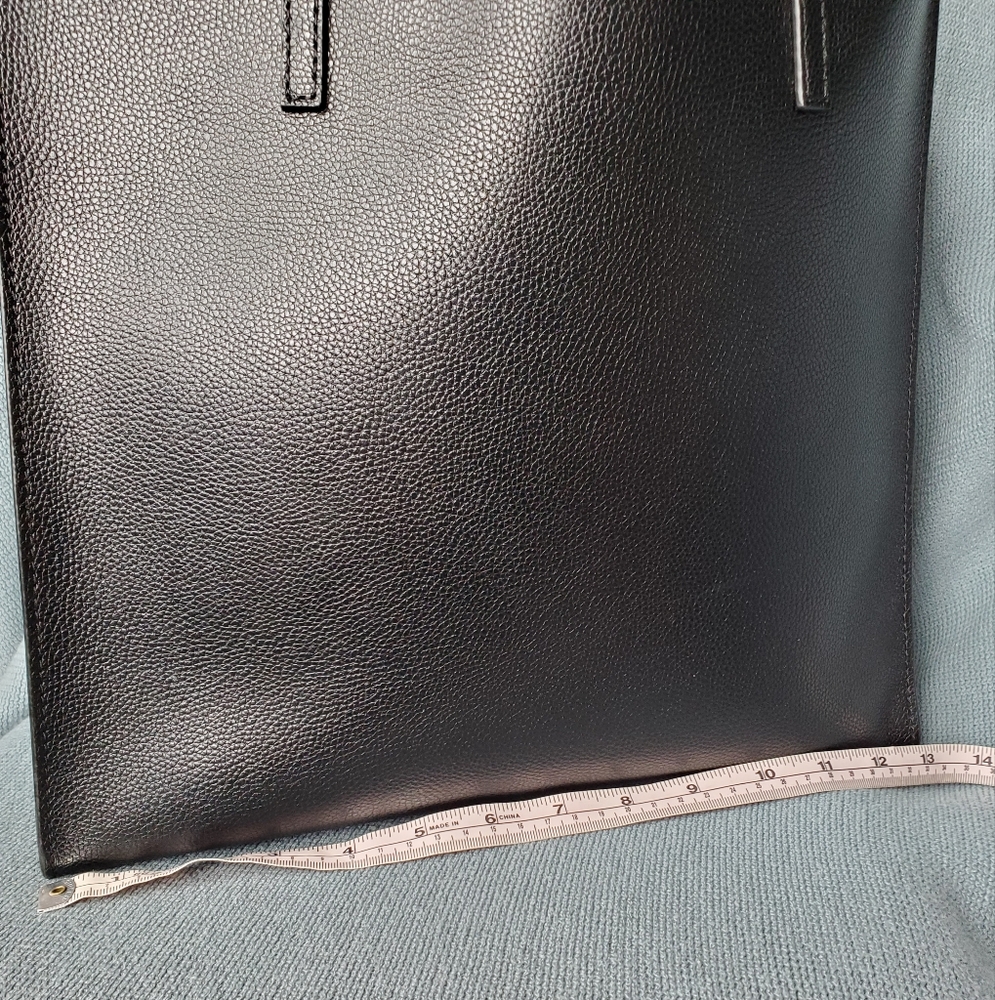 Marc Jacobs Black Leather Tote Sleek Design - Picture 9 of 16